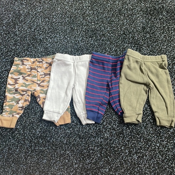 6 pairs of newborn pants - Picture 3 of 4
